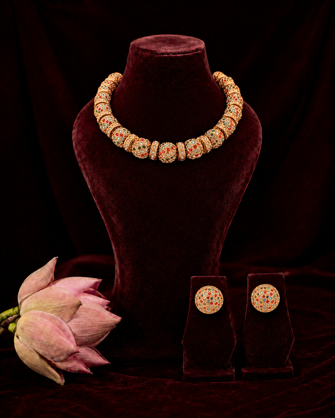 Sona moti Navrattan Jadau Neckband